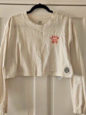 Cropped Levi's top jumper size M